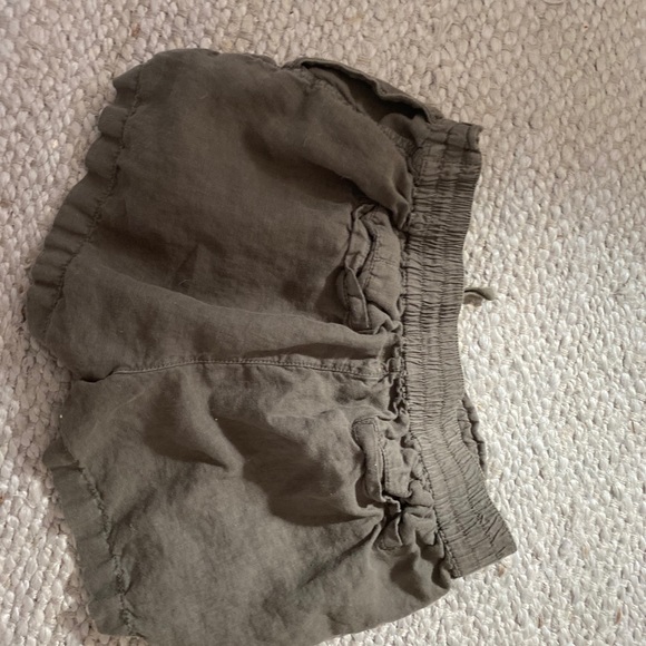 Dark green shorts - Picture 2 of 3